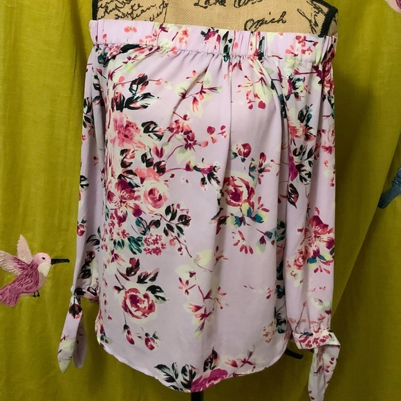 🌸 Spring Blouse with Flowers Pink - Picture 1 of 4